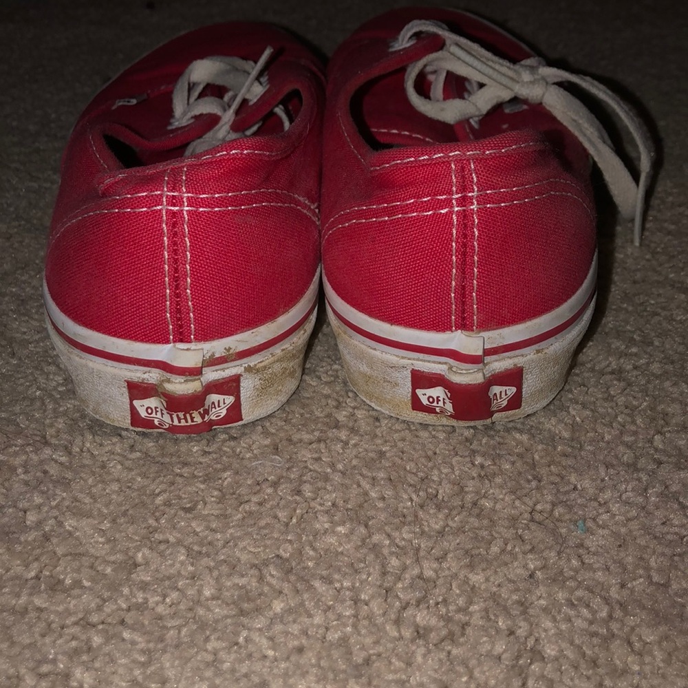Red vans - Picture 2 of 3